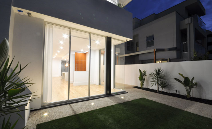 Contemporay New Build with Lift in Glenelg